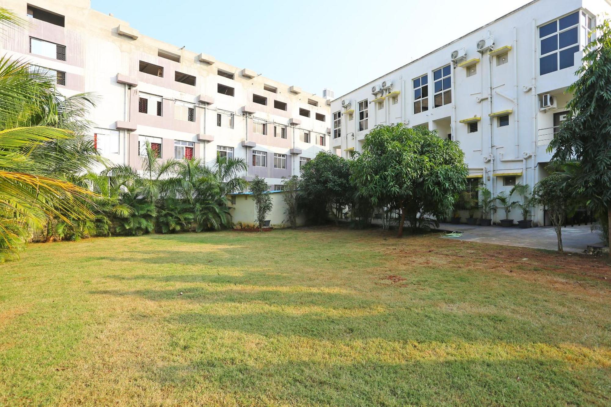 Oyo Stellar Resort Bhubaneswar Bagian luar foto